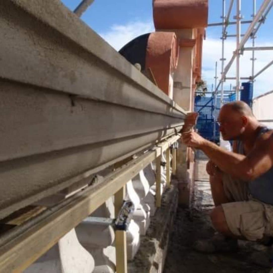 Rendered cornice and gutter line